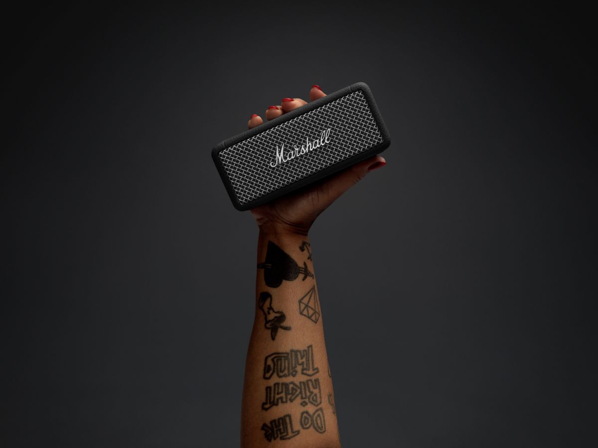 Marshall Emberton II Black and Steel: Speaker Bluetooth Bernuansa Hitam dan Metalik dengan Ketahanan Baterai 30 Jam 47 Marshall Emberton II Black and Steel: