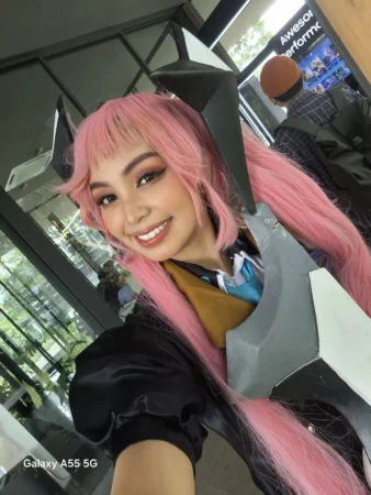 5 Alasan Samsung Galaxy A55 5G Jadi Ponsel Kelas Menengah Paling Favorit di Indonesia 29 selfie samsung a55