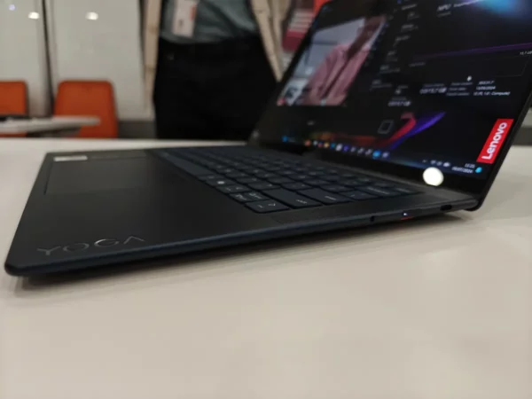 Lenovo YOGA Slim 7x 3