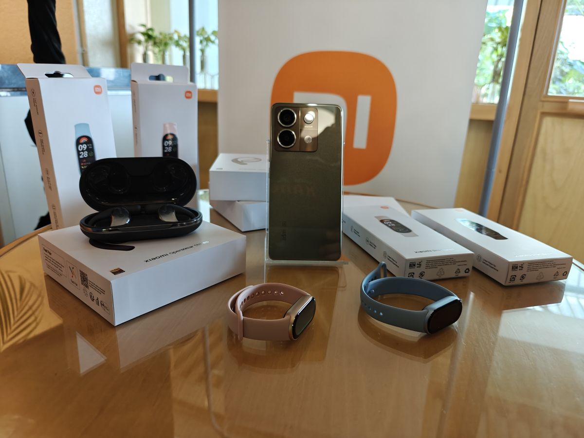 Xiaomi Smart Band 9 dan Open Wear Stereo 1