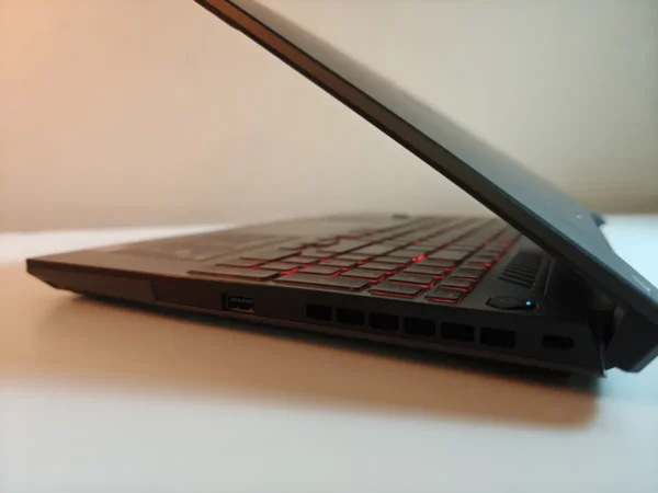 review ASUS TUF Gaming A15 (2024) 27 ASUS TUF Gaming A15 2024