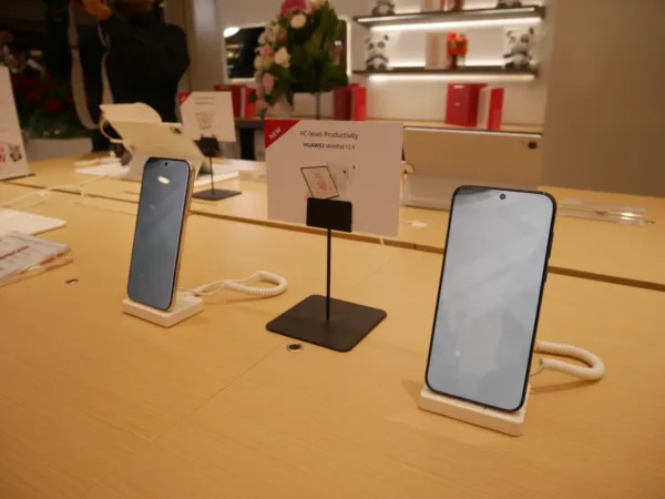Awali Tahun 2025, Huawei Buka 5 Gerai <em>Experience Store</em> di Indonesia 23 Huawei Experience Store 3