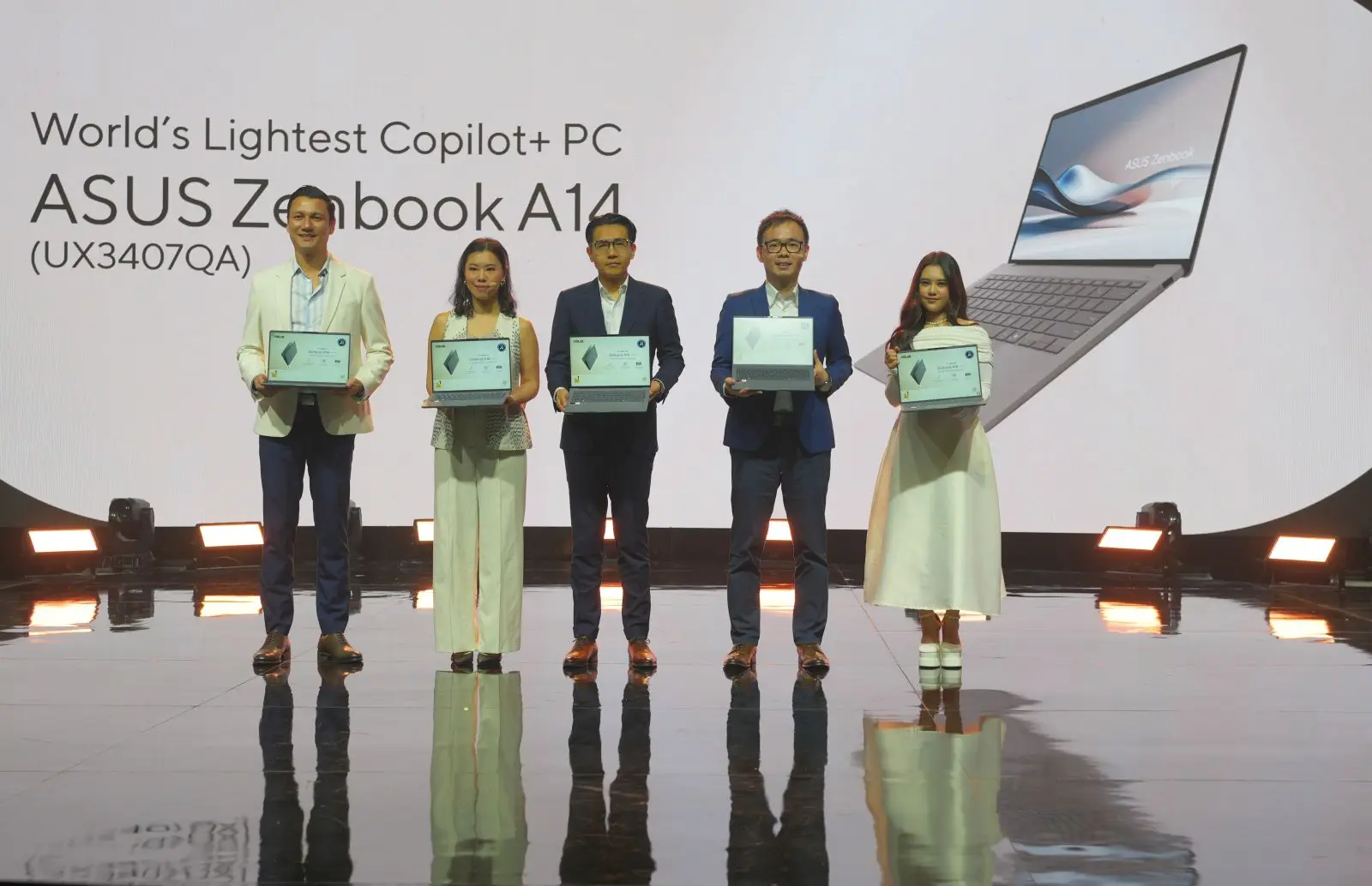 4 Kelebihan ASUS Zenbook A14 (UX3407QA), Laptop AI Paling Ringan di 2025 36 ASUS Zenbook A14 UX3407QA Indonesia