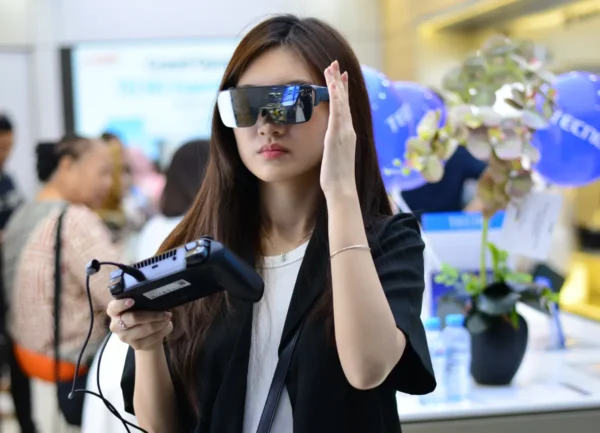 TECNO Experience Store Pertama Hadir di Surabaya 28 TECNO Experience Store Surabaya 2