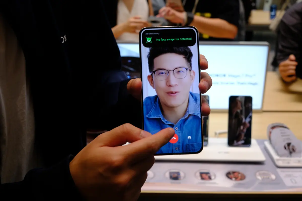 Honor AI Deepfake Detection 1