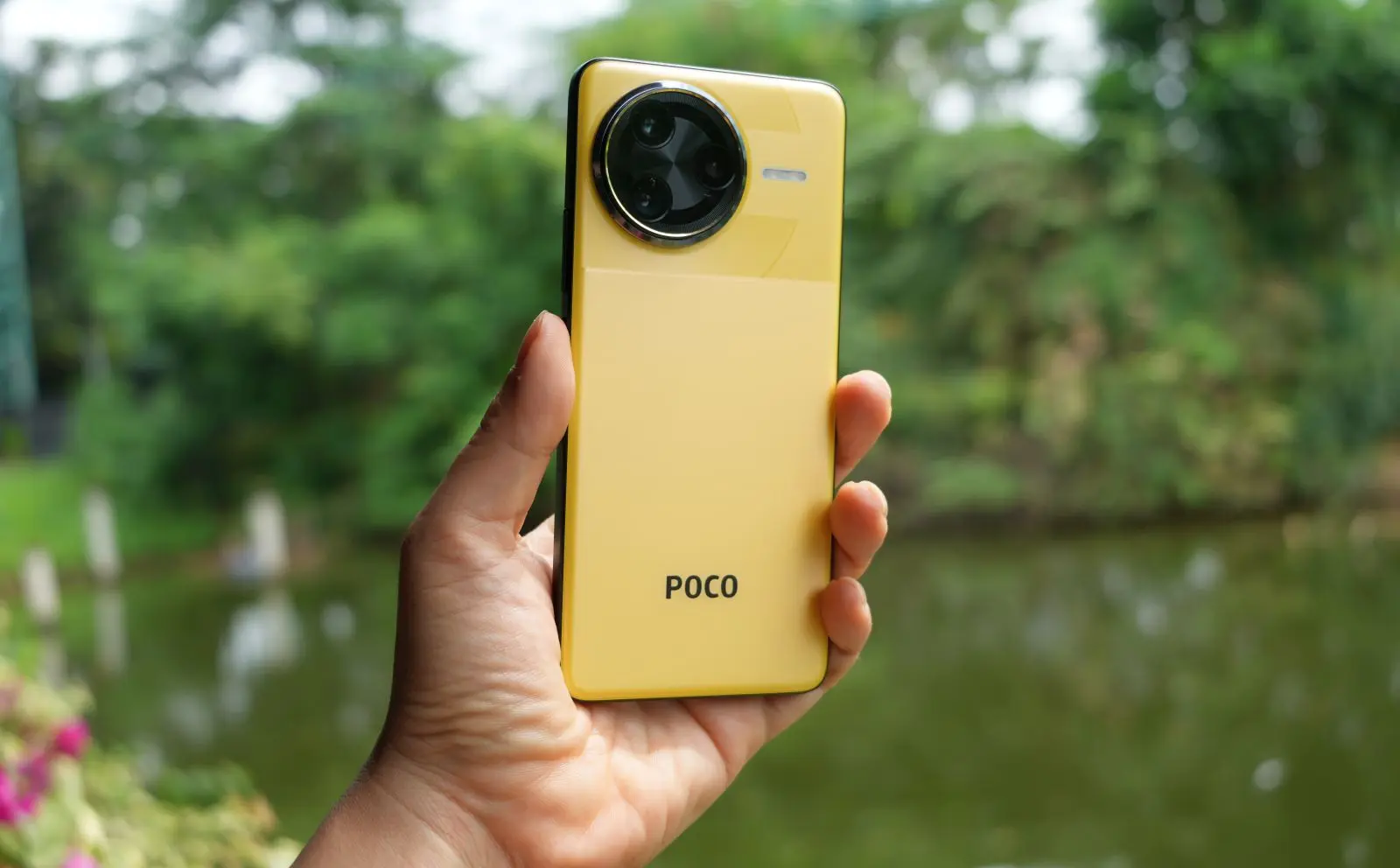 POCO F7 Pro dan POCO F7 Ultra Resmi di Indonesia dengan Harga Mulai 6 Jutaan Rup 22 poco f7 ultra kuning