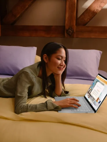 Asus Vivobook S14 Resmi di Indonesia, Laptop AI dengan Pilihan Prosesor Terlengkap 28 ASUS Vivobook S14 S3407QA bed