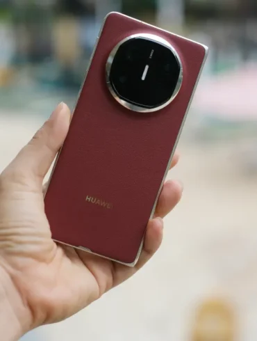 Huawei Mate X6 1a Huawei Mate X6