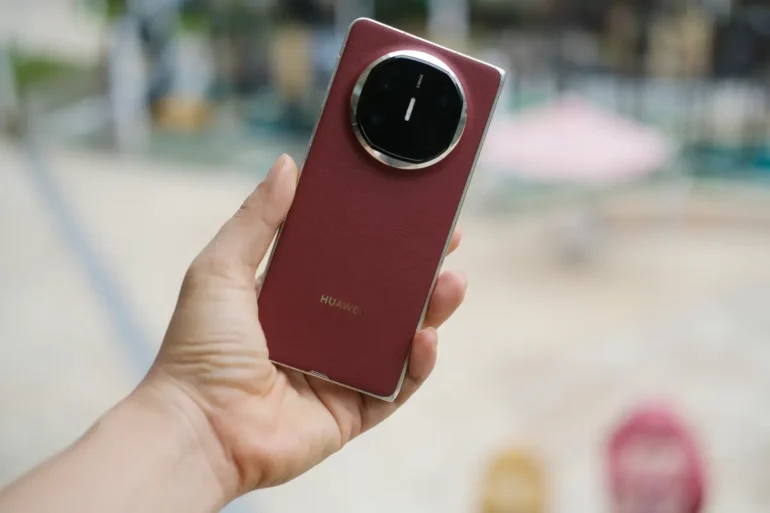 Review Huawei Mate X6 43 Huawei Mate X6