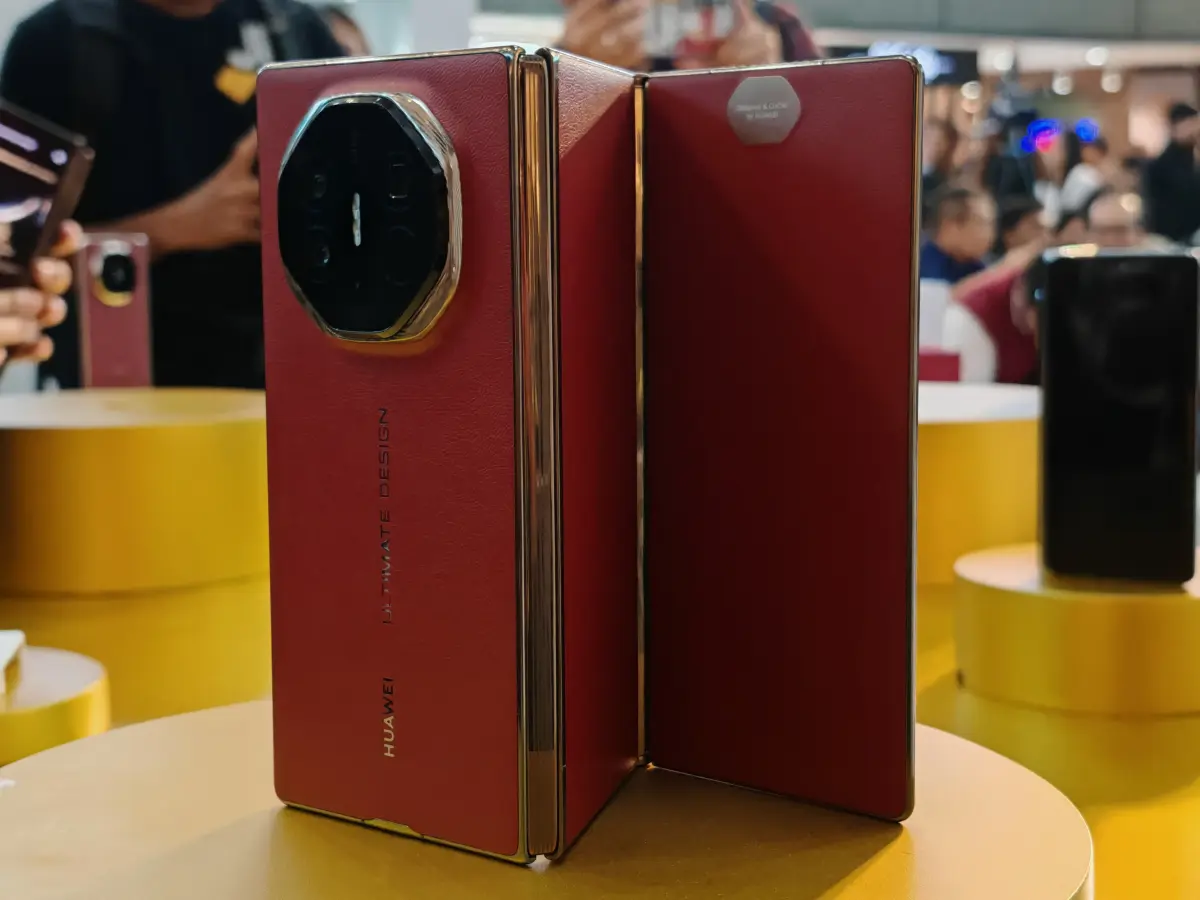 Harga 52,99 Juta Rupiah, Huawei Mate XT | ULTIMATE DESIGN Resmi Hadir di Indonesia 27 Huawei Mate XT ULTIMATE DESIGN 6