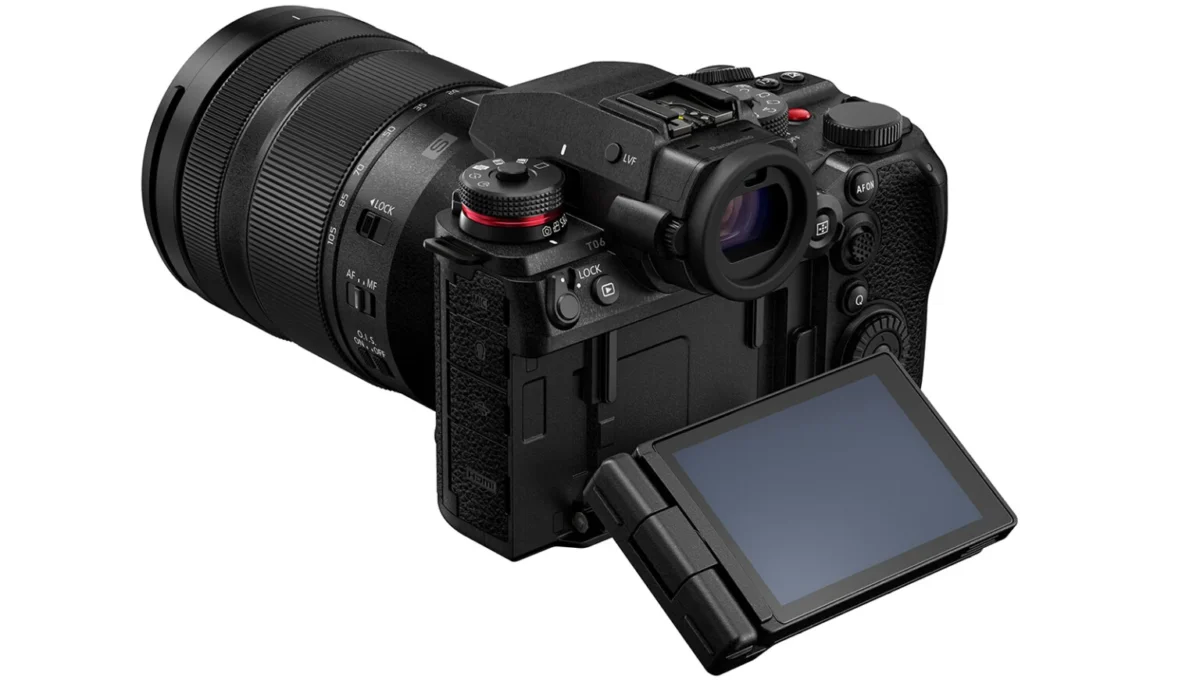 Panasonic Lumix S1 II 3