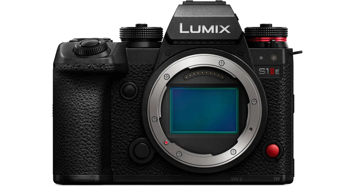 Panasonic Lumix S1 IIE 1