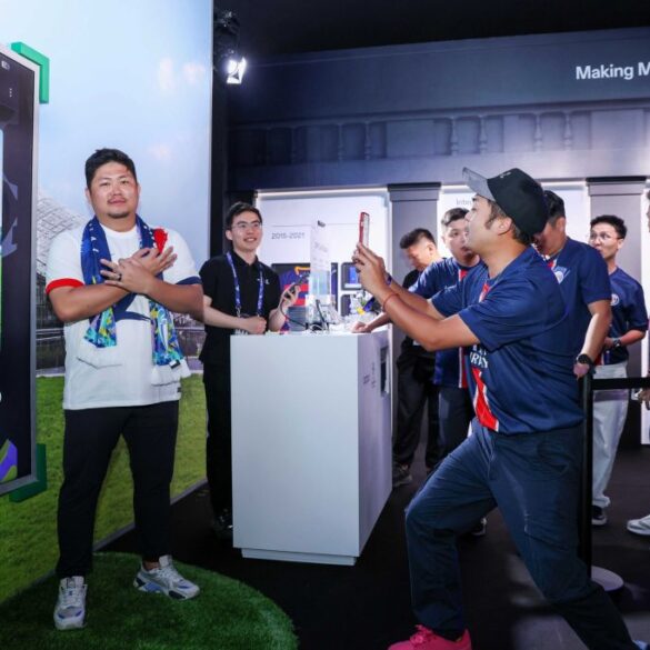 2. berfoto bersama avatar virtual Lamine Yamal berkat teknologi OPPO AI