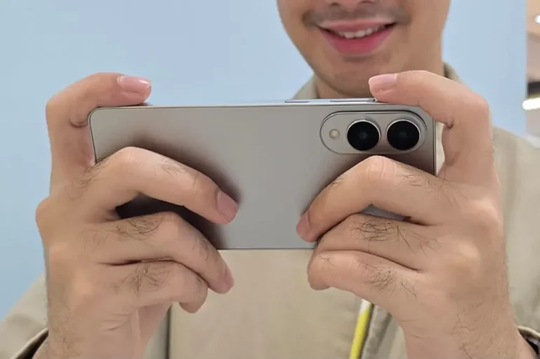 Samsung Galaxy S25 Edge 1