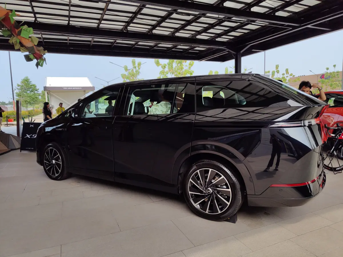 XPENG G6 dan X9, Duo Mobil Elektrik Premium yang Pintar dan Kaya Fitur 33 XPENG X9 1