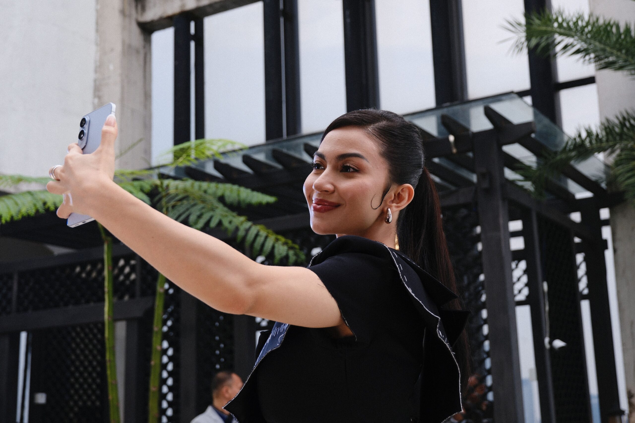 ariel tatum selfie scaled