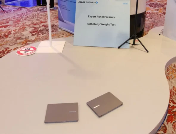 Inilah Fitur Ketahanan ASUS ExpertBook 3405CVA (2025), Laptop Bisnis yang Tahan Banting 25 asus expertbook p3405cva body weight test
