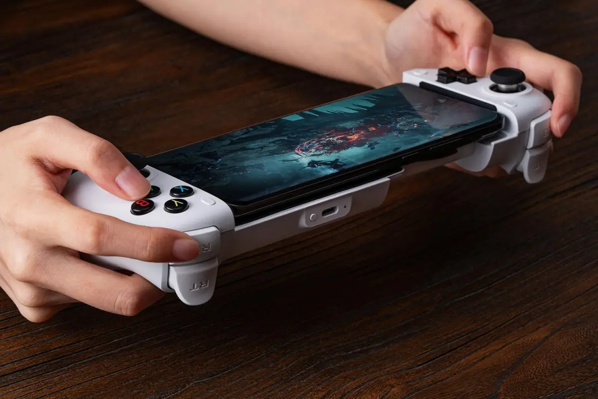 8BitDo Ultimate Mobile Gaming Controller XBox Edition: Kontroler Game Nirkabel Resmi Xbox dan Mendukung Xbox Cloud Gaming 22 8BitDo Ultimate Mobile Gaming Controller XBox Edition 4