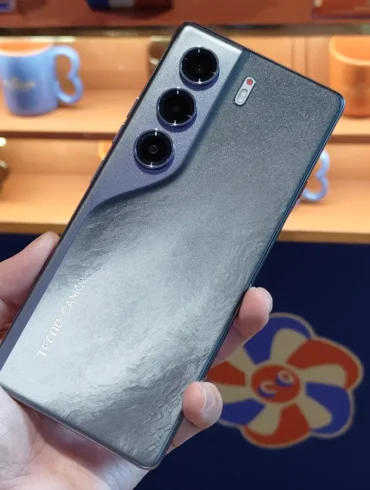 Review TECNO CAMON 40 1