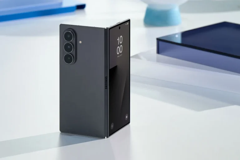 Gadget Guide : Perbandingan Samsung Galaxy Z Fold7 dan Fold6 70 samsung galaxy z fold7 stand