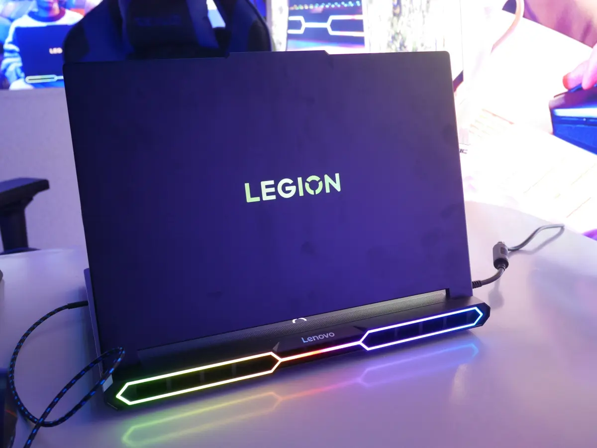 Rangkaian Ekosistem Lenovo Legion Gen 10 Series Resmi Dijual di Indonesia, Harga Mulai 4 Jutaan Rupiah 22 Lenovo Legion Pro 7i gen 10 2
