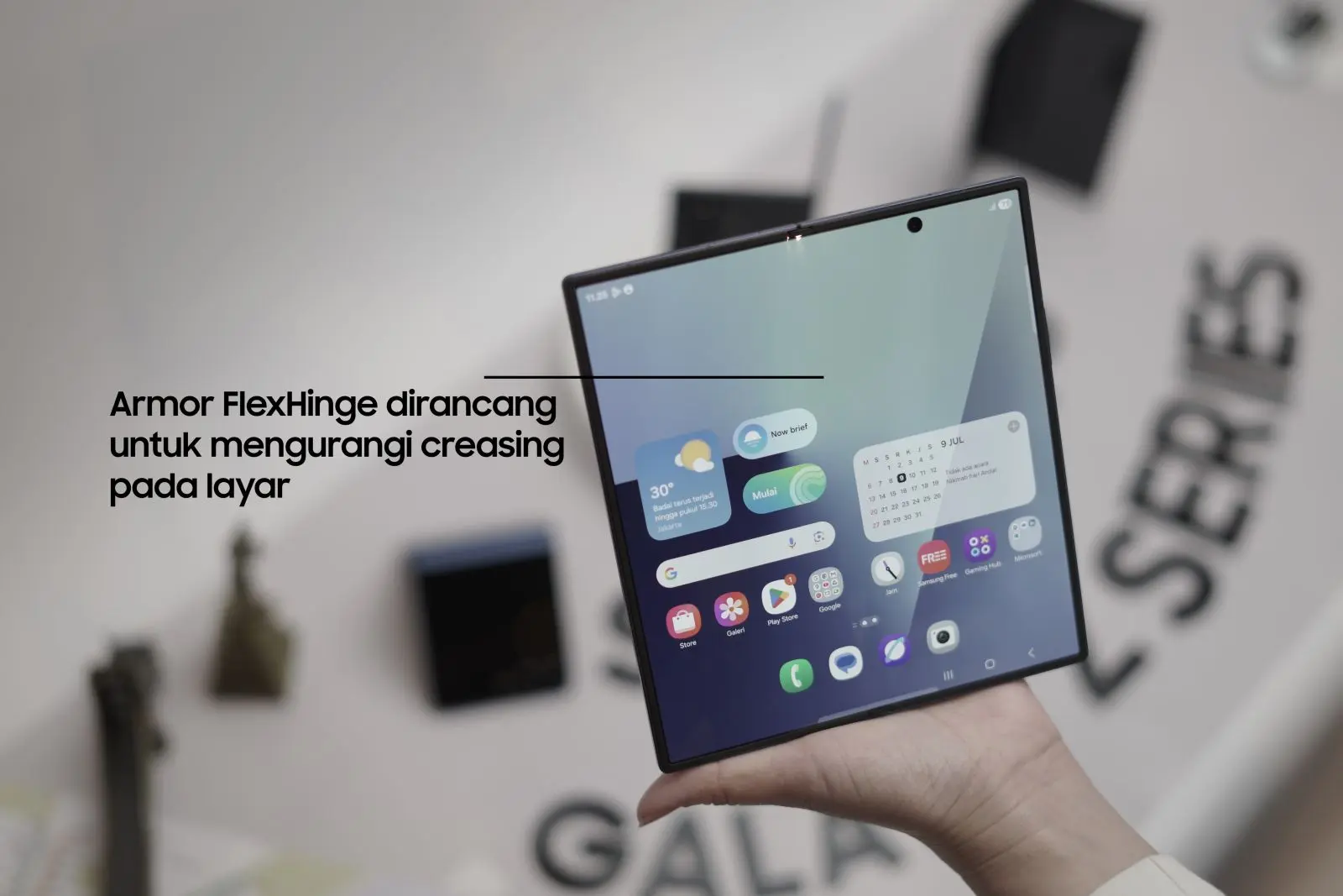 Kisah Bagaimana Samsung Galaxy Z Fold7 Bisa Jadi Lebih Tipis dan Lebih Kokoh 26 Samsung Galaxy Z Fold 7 armor flex hinge