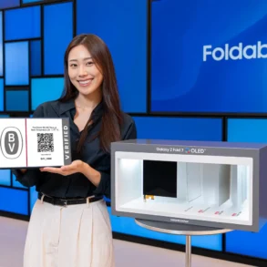 Samsung Galaxy Z Fold7 Lebih Tipis dan Tetap Kokoh Setelah Melewati Tes Uji 500 Ribu Kali Lipatan