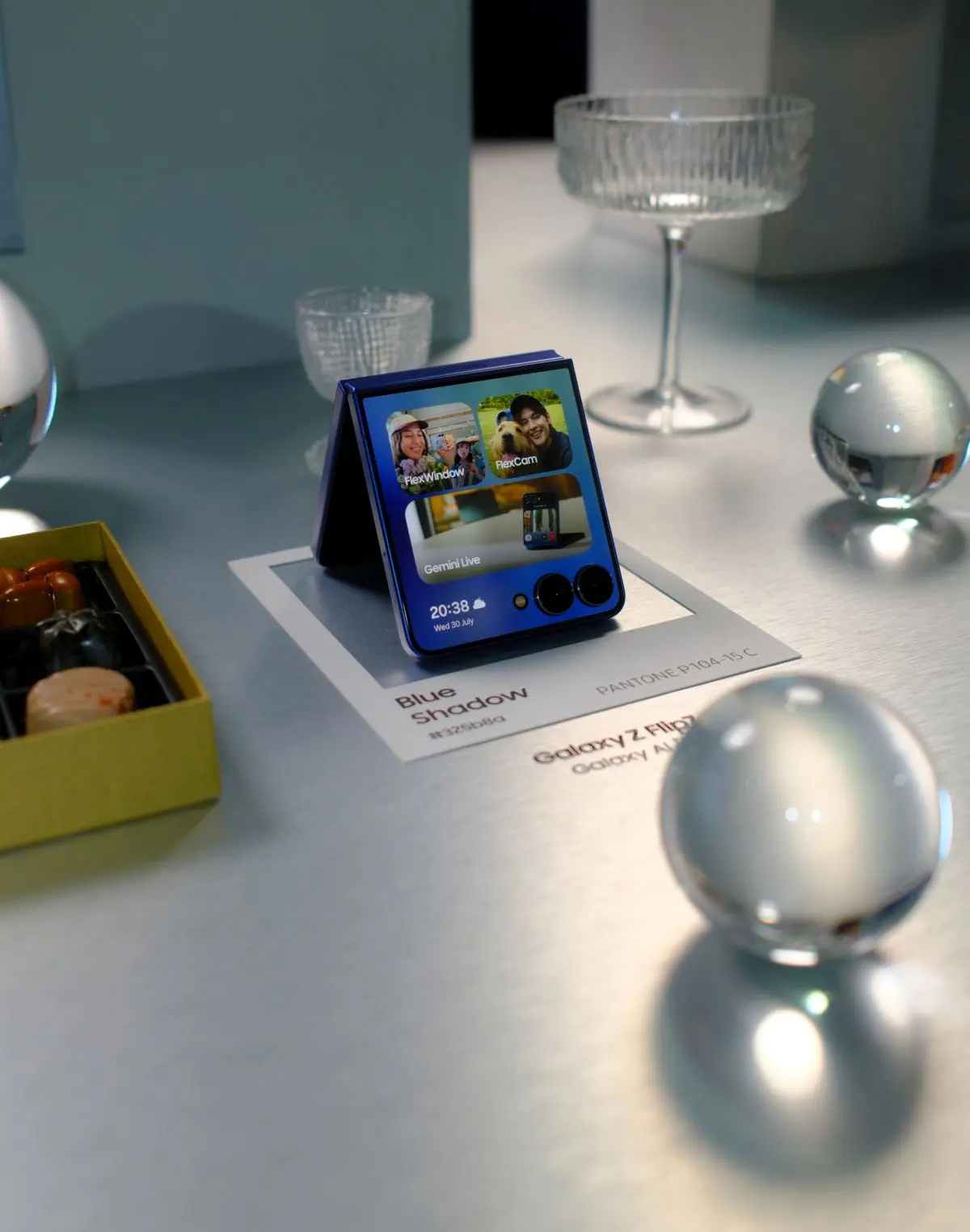 samsung galaxy flip7 blue shadow