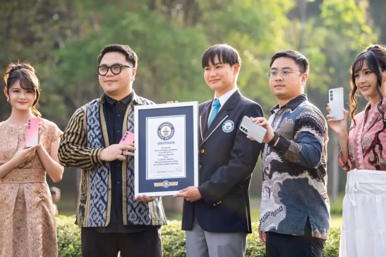 GUINNESS WORLD RECORDS™ Infinix HOT 60 Pro Smartphone Layar 3D Curved Tertipis di Dunia GUINNESS WORLD RECORDS™ Infinix HOT 60 Pro Smartphone Layar 3D Curved Tertipis di Dunia
