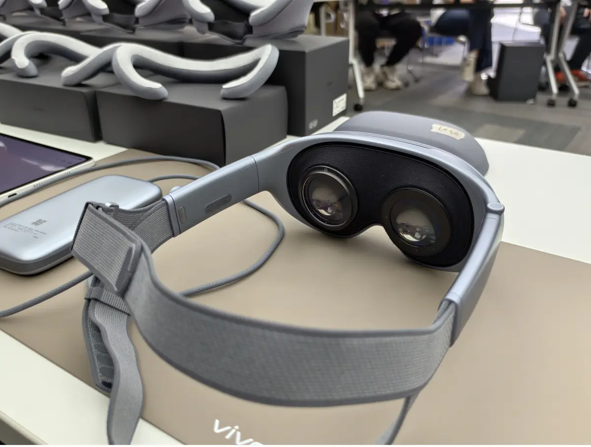 Gadget Experience vivo Vision Discovery Edition 5