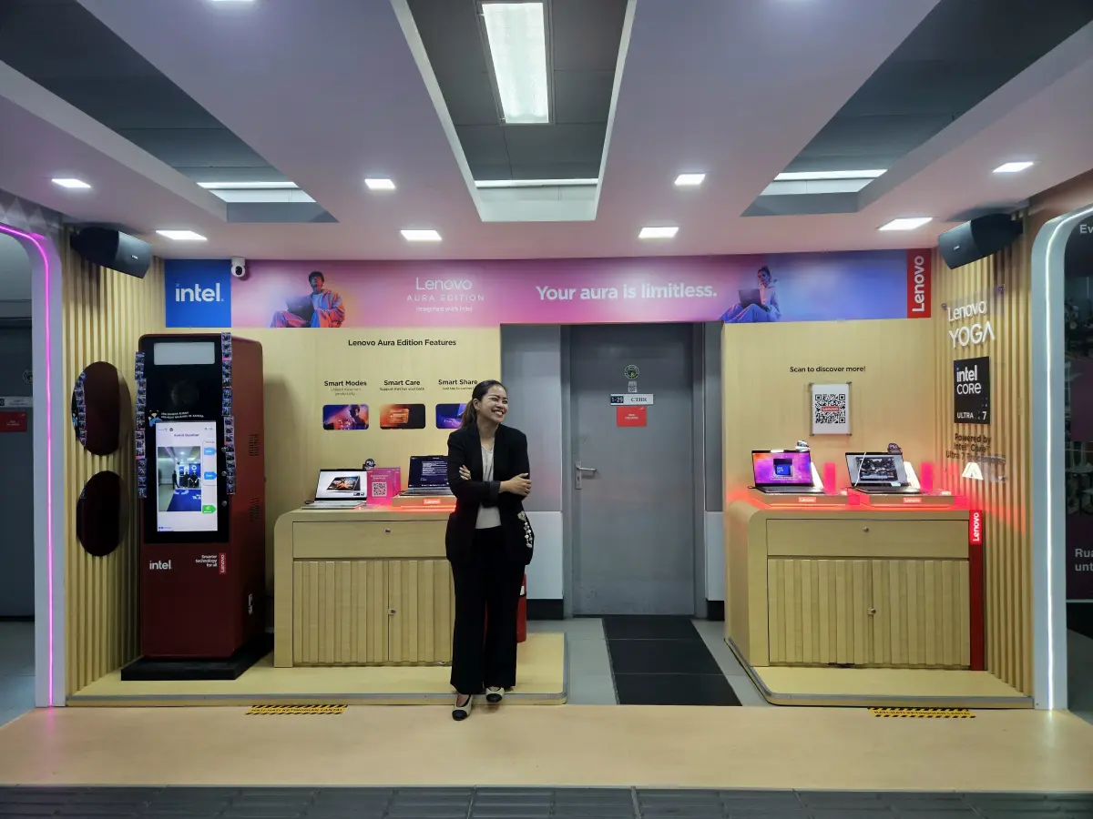 Lenovo Smarter Experience at MRT Station