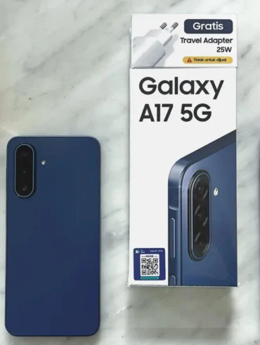 Samsung Galaxy A17 5G dengan Travel Adapter 25W Samsung Galaxy A17 5G dengan Travel Adapter 25W