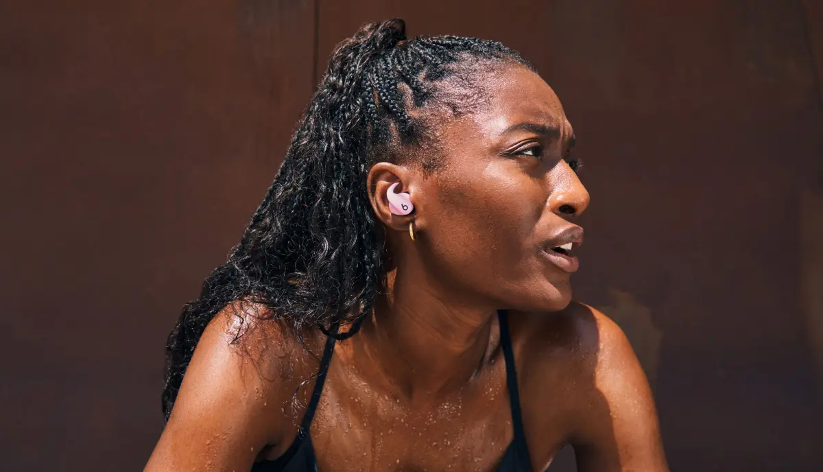 Beats Powerbeats Fit: TWS 3 Jutaan dengan Desain Sirip untuk Teman Olahraga 25 Beats Powerbeats Fit 1