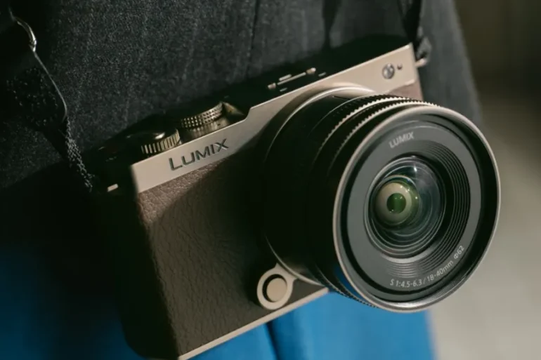Panasonic Lumix S9