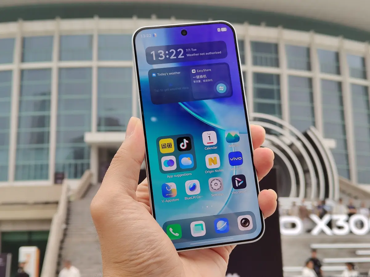 vivo X300 Series Resmi Diumumkan, Ditenagai Chipset MediaTek Dimensity 9500 dan Mendukung Ekosistem Apple 26 vivo X300 2