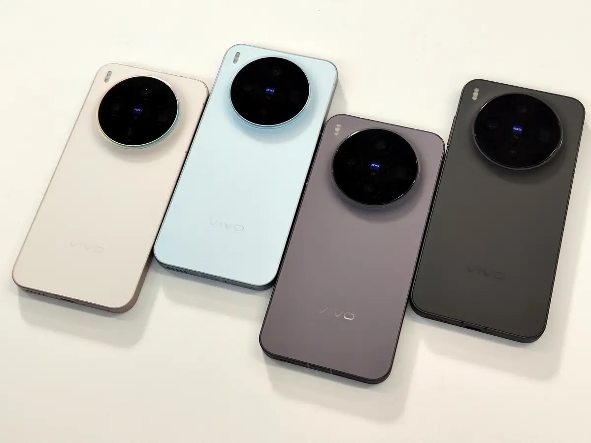 vivo X300 Series Resmi Diumumkan, Ditenagai Chipset MediaTek Dimensity 9500 dan Mendukung Ekosistem Apple 25 vivo X300 Color 1