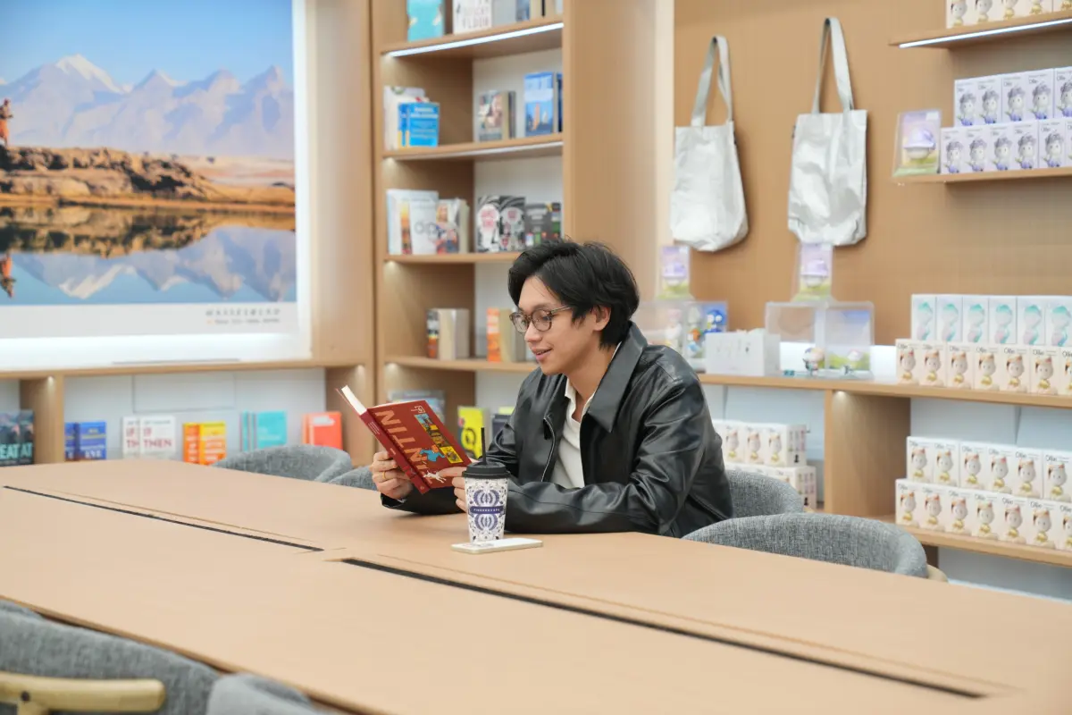 OPPO Flagship Store Gandaria City 2