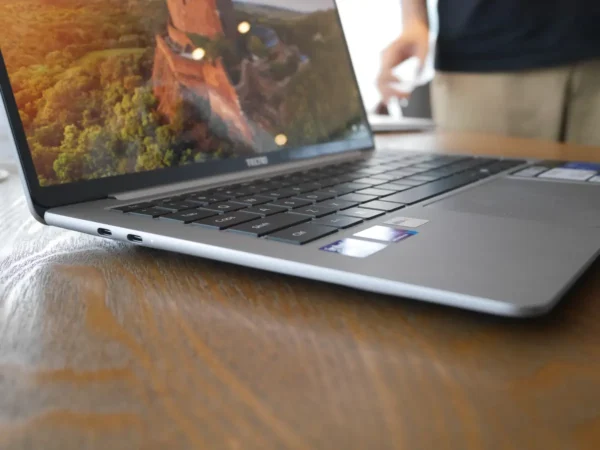 TECNO MEGABOOK S14 Hadir di Indonesia, Harga Mulai 13,99 Juta Rupiah 27 TECNO MEGABOOK S14 3