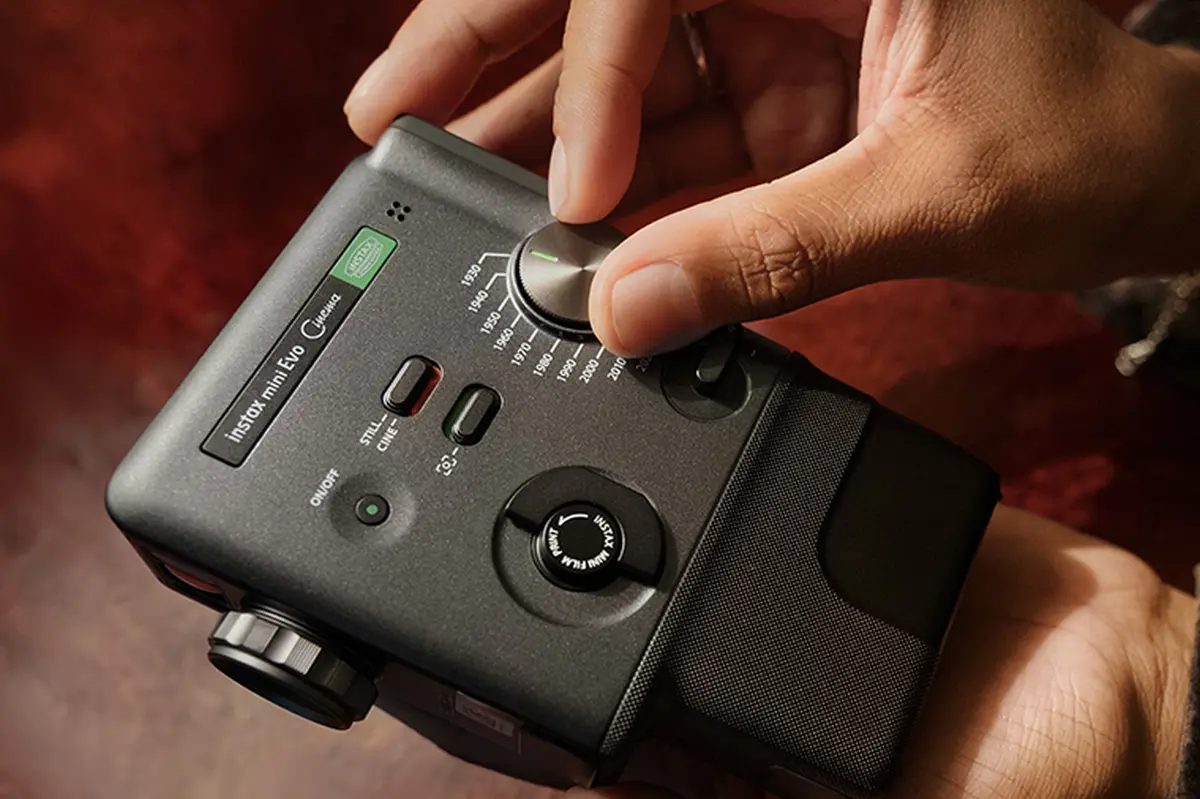 Fujifilm Instax Mini Evo Cinema: Kamera Instax 3-in-1 Pertama yang Bisa Foto, Video, dan Cetak Foto 28 Fujifilm Instax Mini Evo Cinema