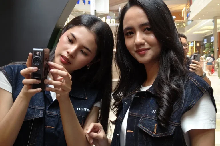 Fujifilm instax mini Evo Cinema dan instax mini Link 2 Fujifilm instax mini Evo Cinema dan instax mini Link 2