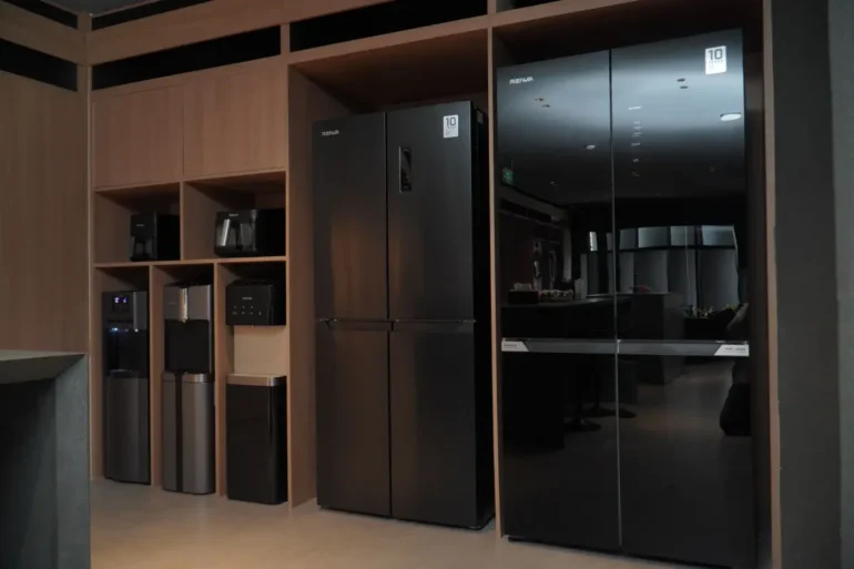 Area REIWA Refrigerator Area REIWA Refrigerator