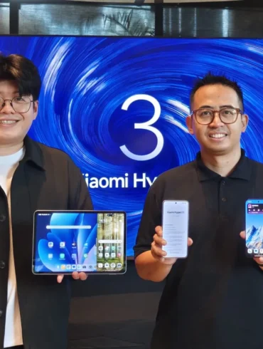 Foto Jeksen Product Lead Marketing Xiaomi Indonesia Abee Hakiim Head of PR Xiaomi Indonesia