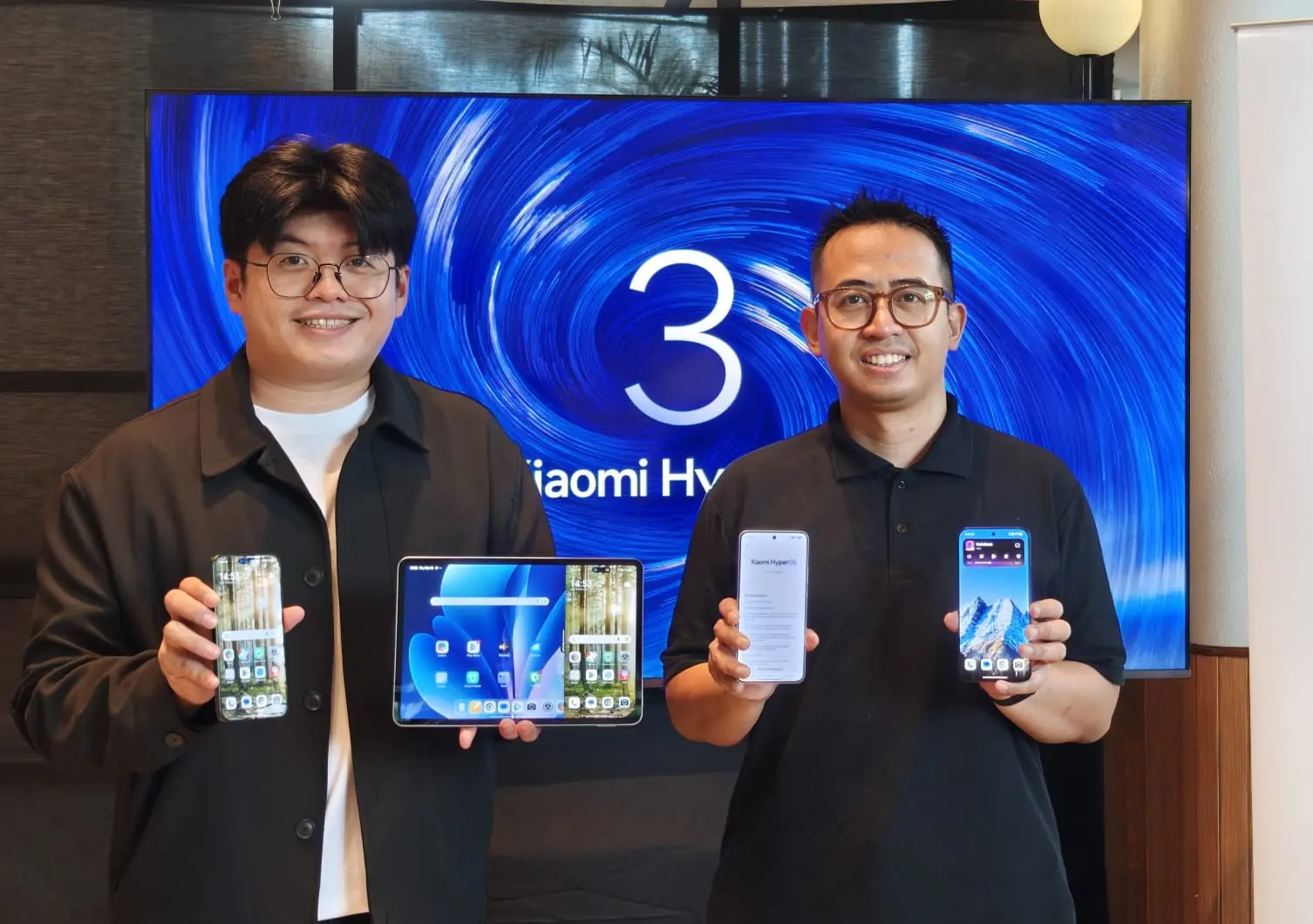 Xiaomi HyperOS 3 Hadir dengan Koneksi Antar Perangkat dan Kecerdasan AI 20 Foto Jeksen Product Lead Marketing Xiaomi Indonesia Abee Hakiim Head of PR Xiaomi Indonesia