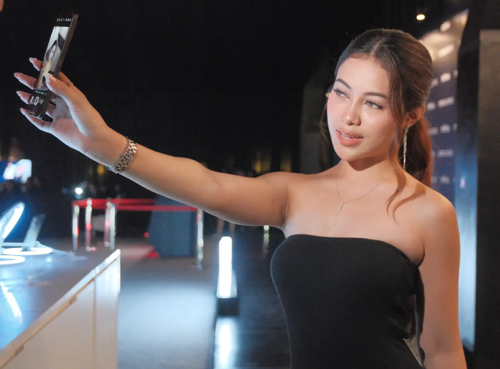 Infinix Note 60 dan Note 60 Pro Resmi Dijual, Harga Mulai 4,9 Juta Rupiah 23 infinix note 60 selfie