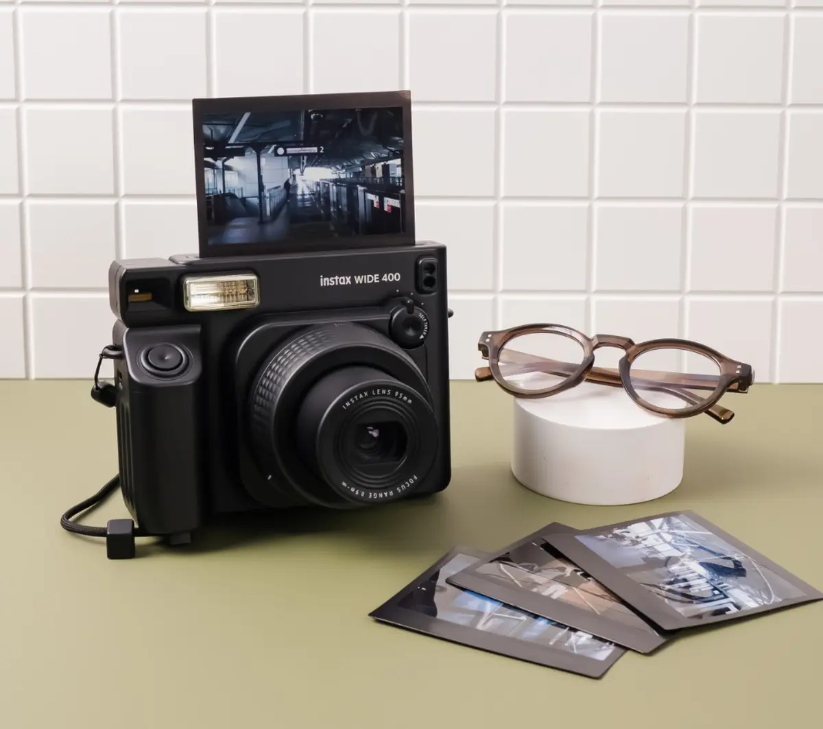 Fujifilm Instax Mini 13 dan Instax Wide 400 JET BLACK Resmi Dijual, Harga Mulai 1,299 Juta Rupiah 23 Fujifilm Instax Wide 400 JETBLACK 1