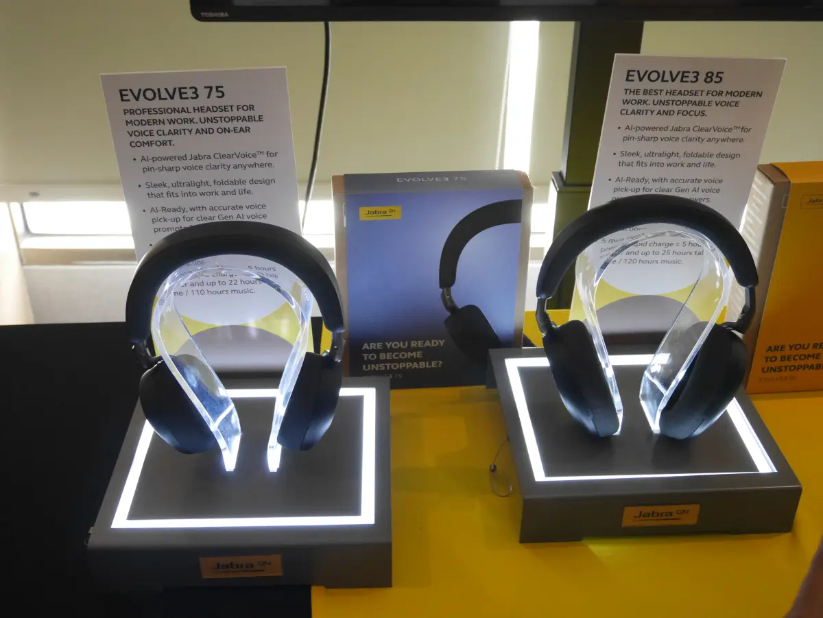 Jabra Evolve3 dan Panacast Room Kit 2