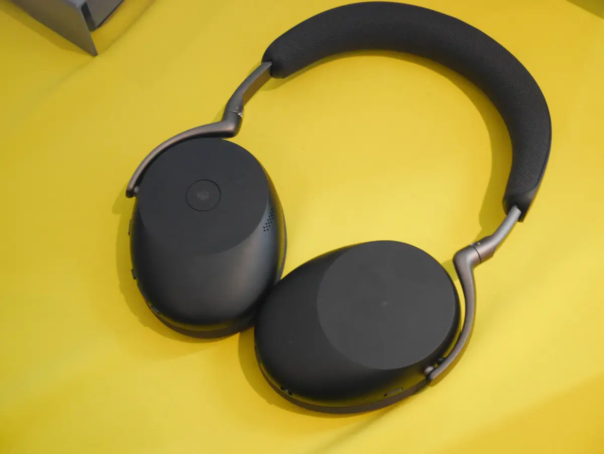 Jabra Evolve3 dan Panacast Room Kit 3