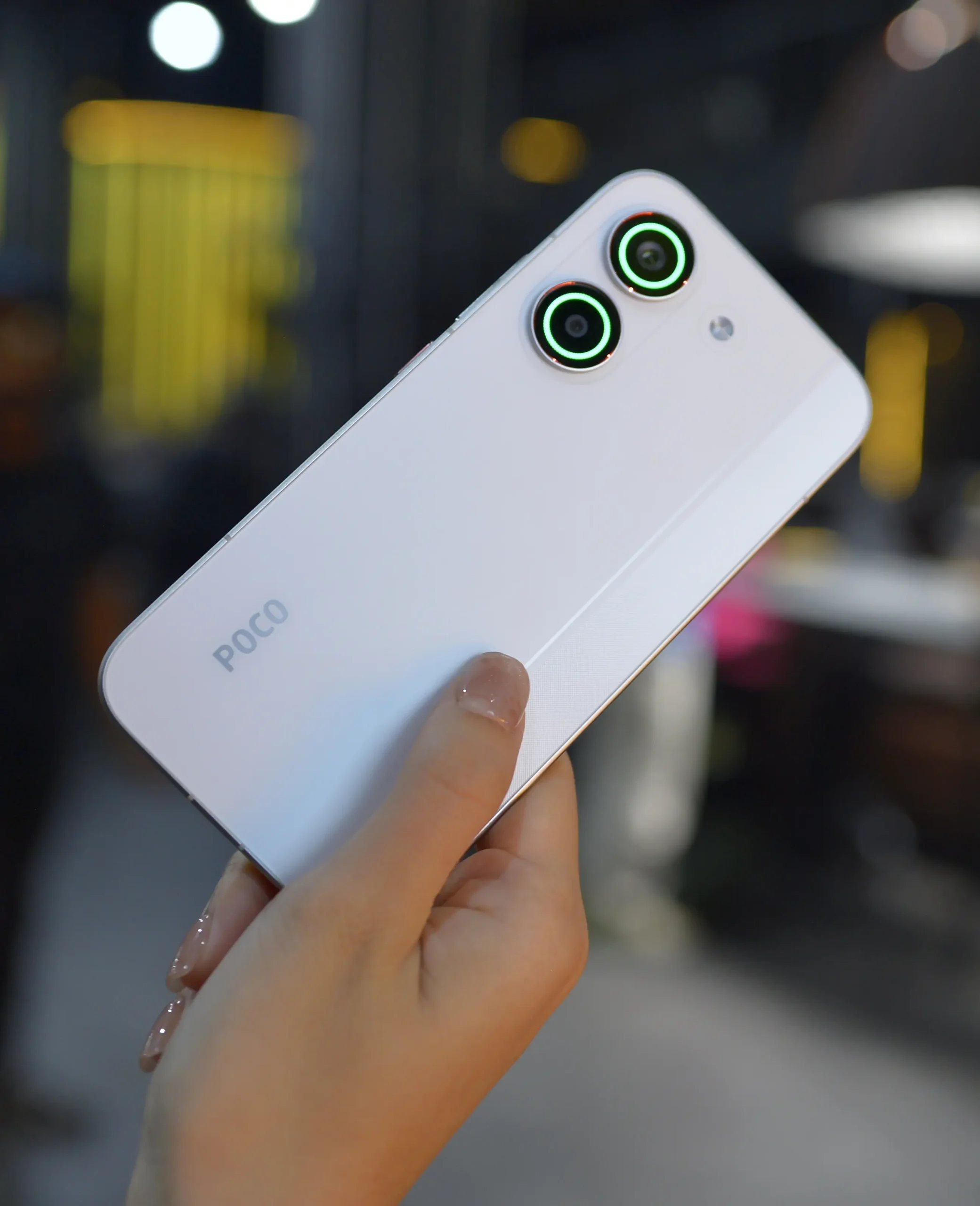 POCO X8 Pro dan X8 Pro Max Resmi Dijual di Indonesia, Harga Mulai 4 Jutaan Rupiah 22 POCO X8 Pro back scaled