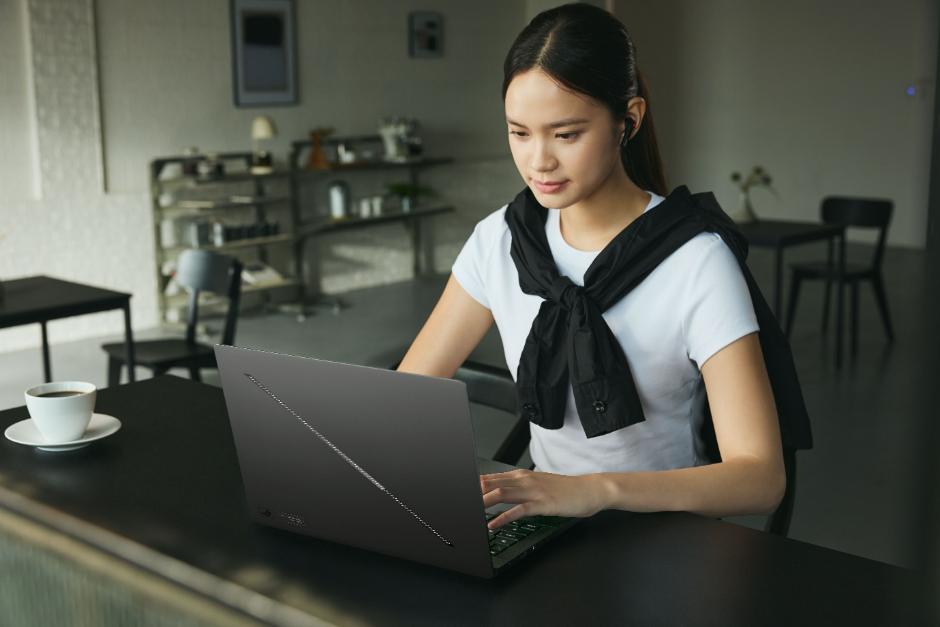ASUS ROG Zephyrus G14 (GU405) Resmi Dijual, Harga 61 Jutaan Rupiah 21 ASUS ROG Zephyrus G14 GU405 2