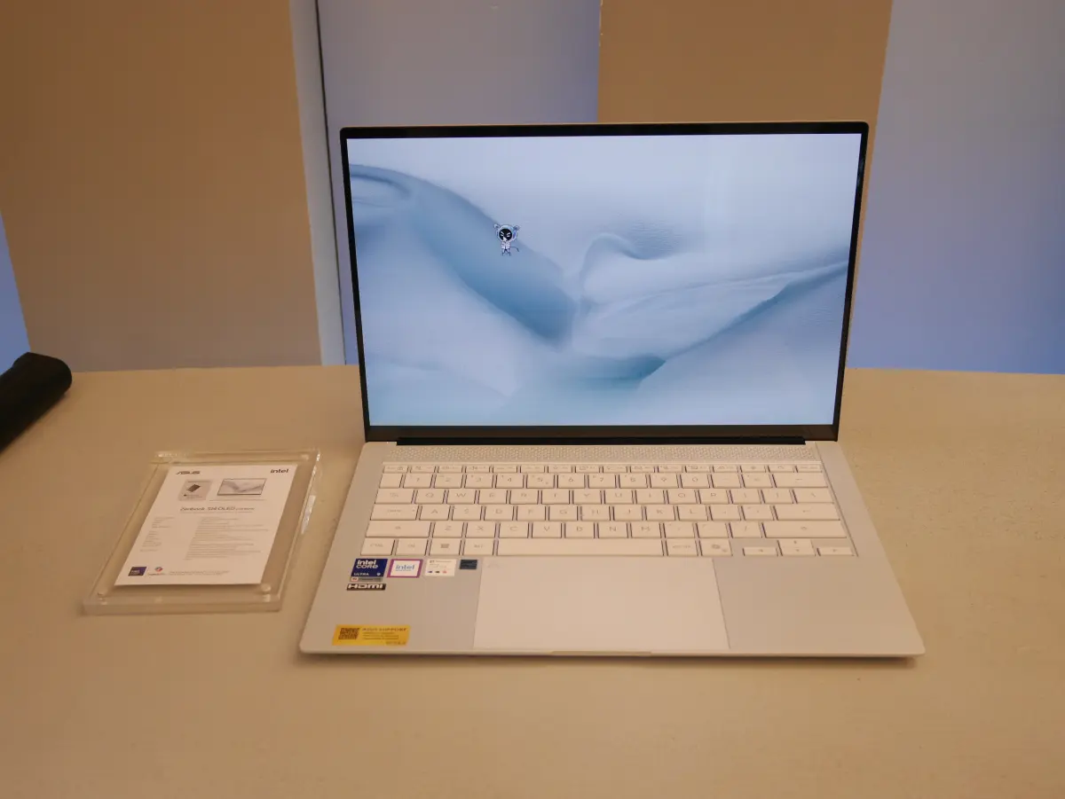 ASUS Zenbook S14 OLED 2026 1